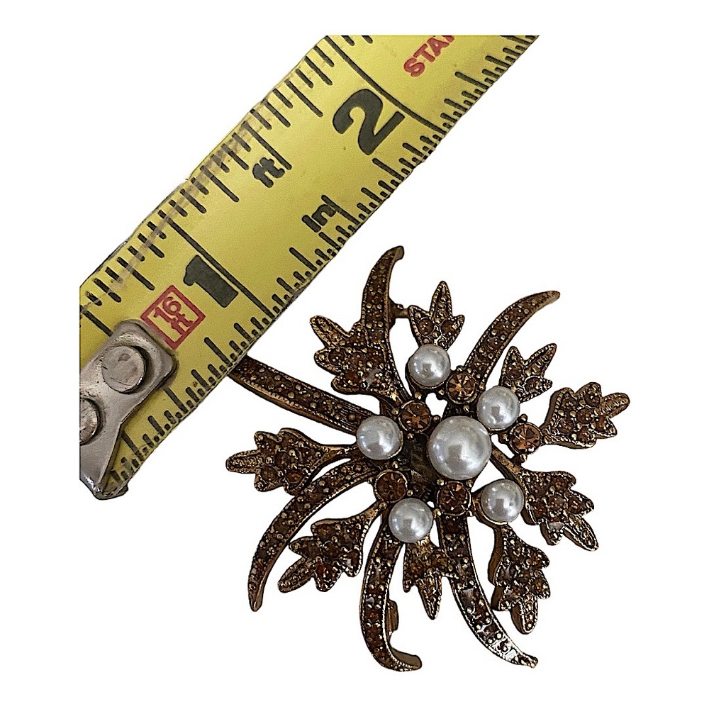 Vintage faux Pearl yellow stone brooch